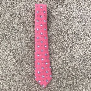 Vineyard vines pink crab tie